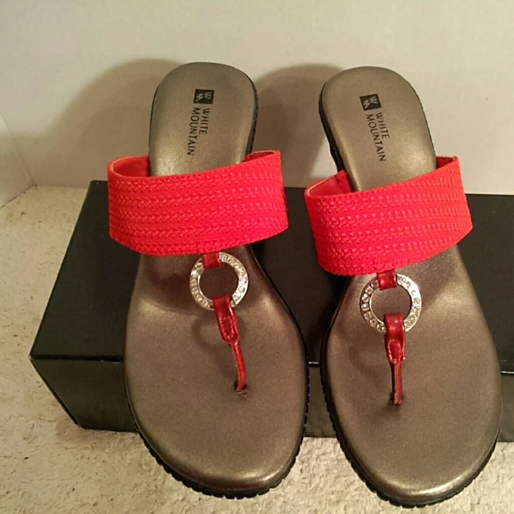 White Mountain wedge sandals 7